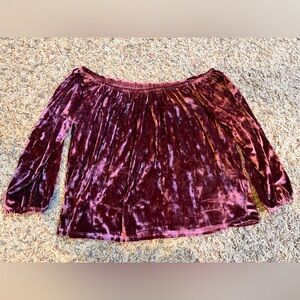 HOLLISTER VELVET OFF THE SHOULDER TOP